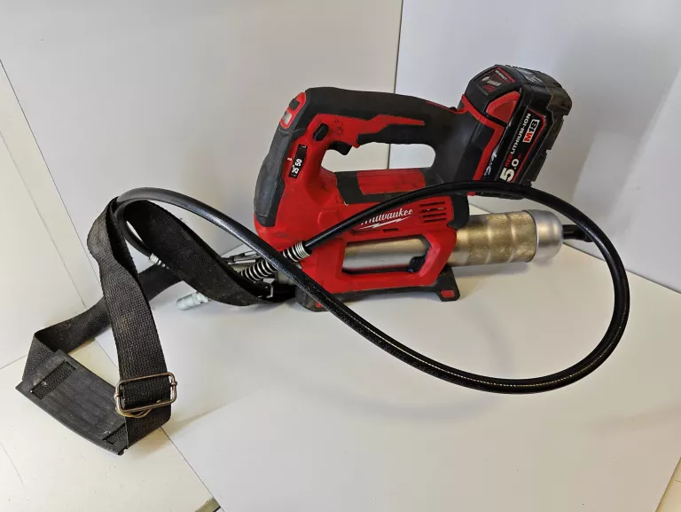 MILWAUKEE M18 GG SMAROWNICA + AKU 5.0AH TOWOTNICA