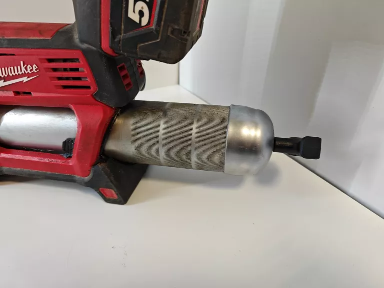 MILWAUKEE M18 GG SMAROWNICA + AKU 5.0AH TOWOTNICA