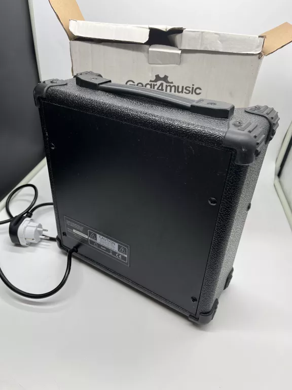 WZMACNIACZ GITAROWY GEAR4MUSIC 15W MAŁY