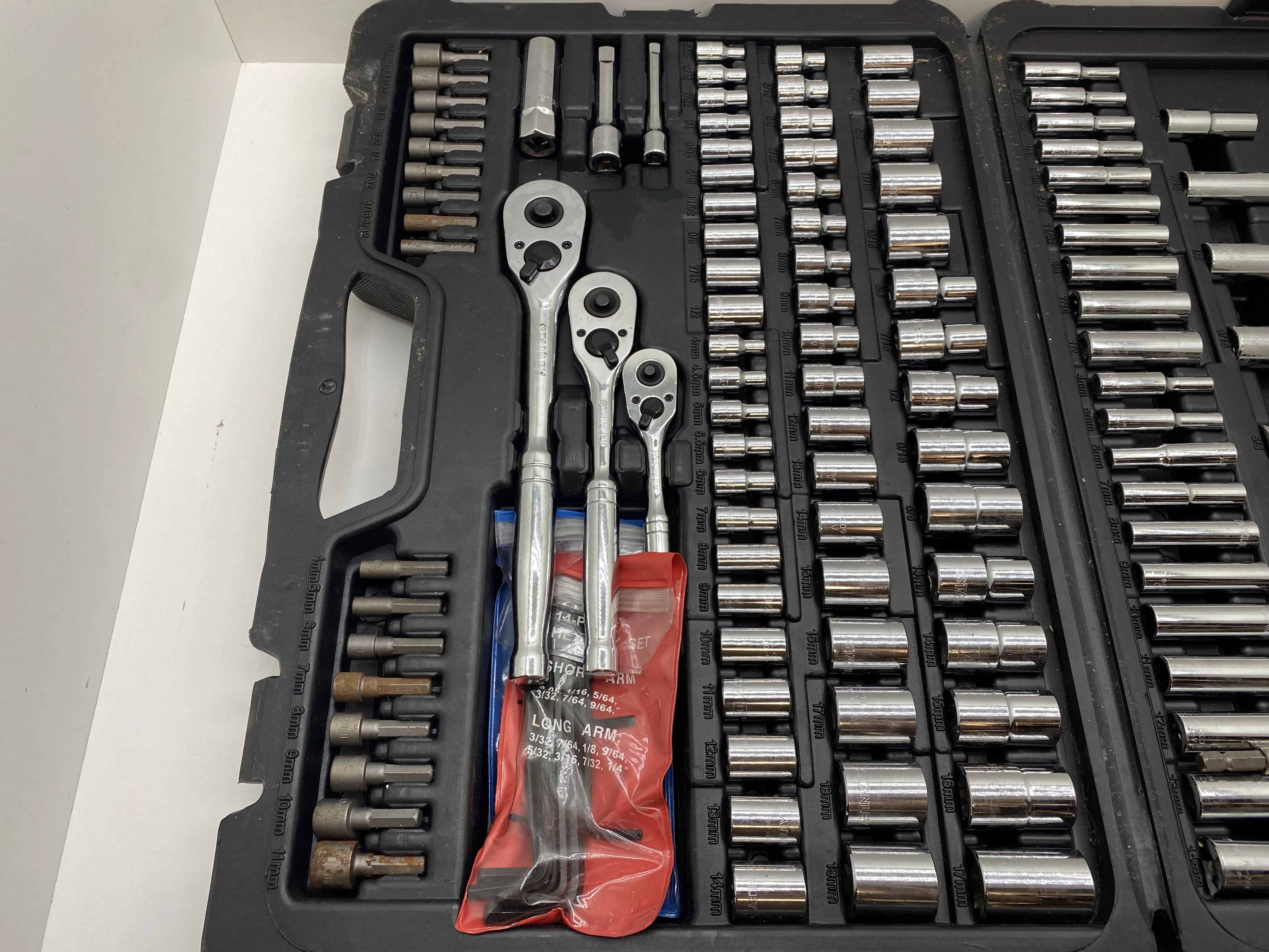 zestawy-kluczy-stanley-stht0-71654-14-38-12-201-szt-stan-uzywany