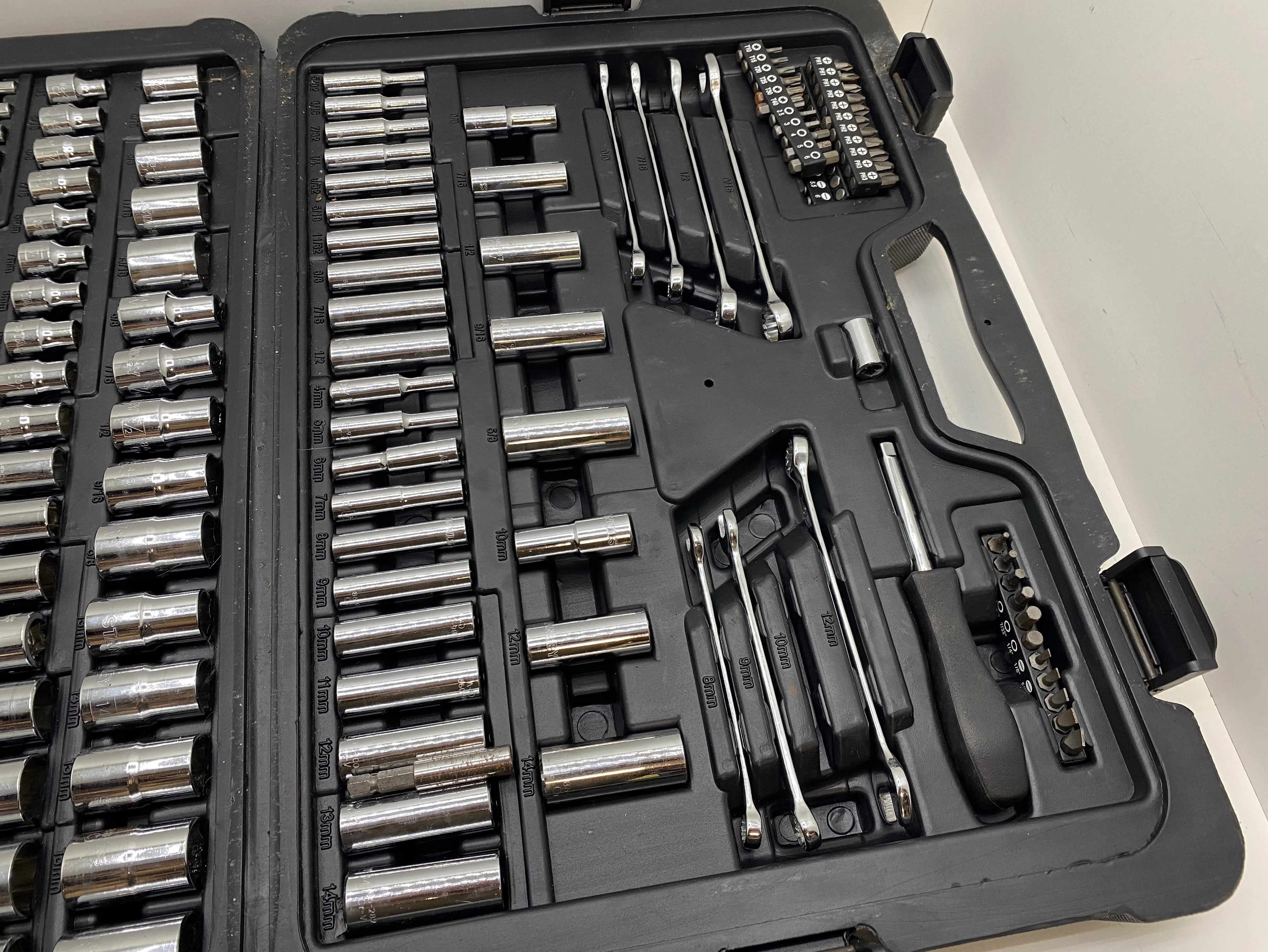 zestawy-kluczy-stanley-stht0-71654-14-38-12-201-szt-marka-stanley