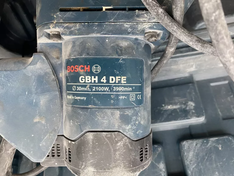 MŁOTOWIERTARKA BOSCH GBH 4 DFE WALIZKA