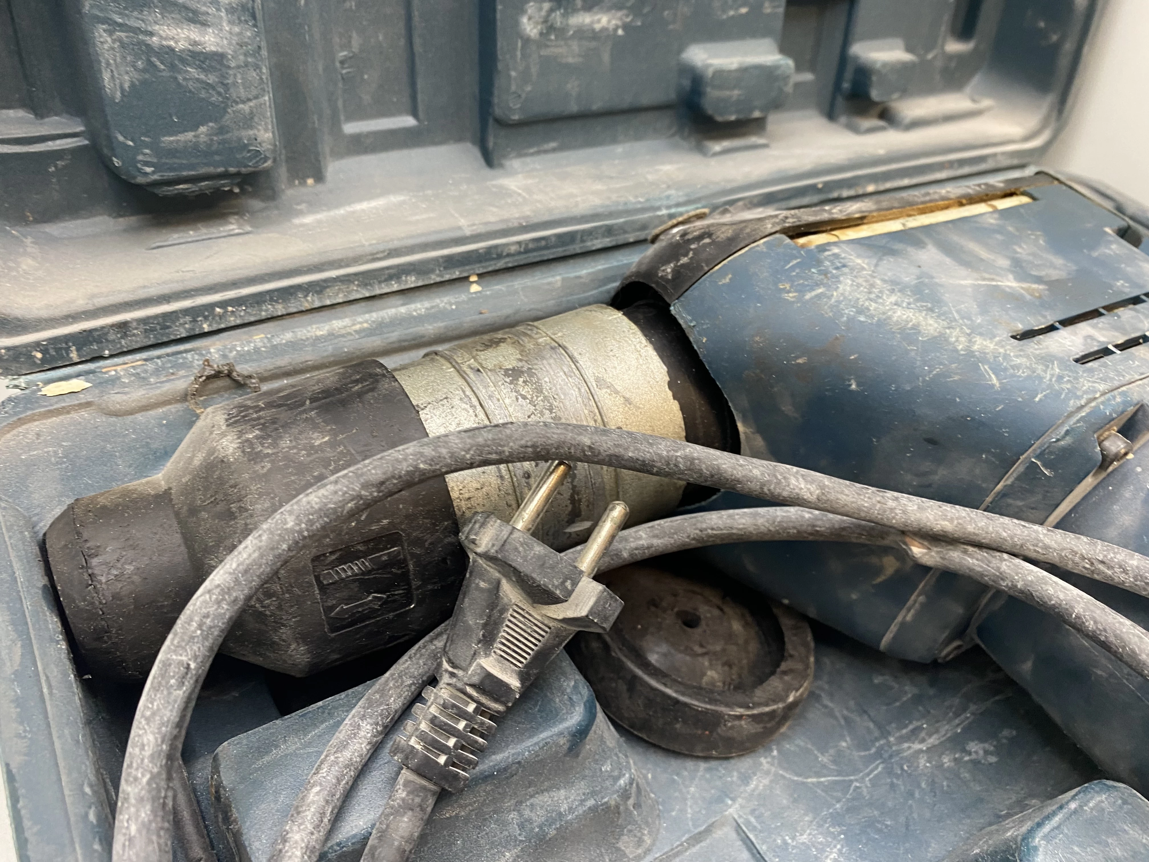 mlotowiertarka-bosch-gbh-4-dfe-walizka-marka-128608-3