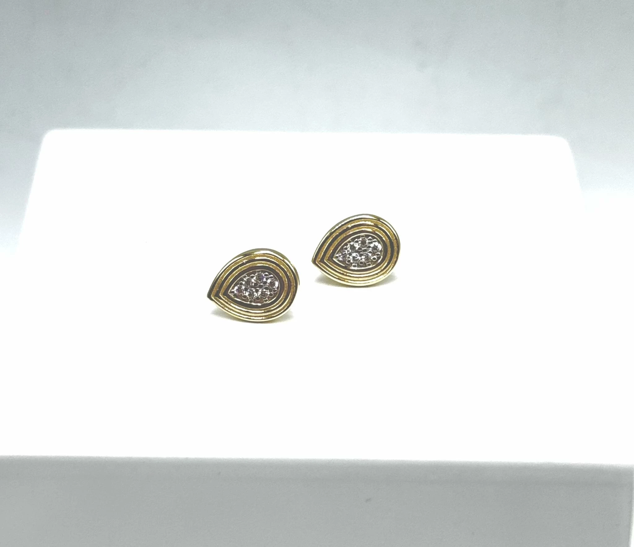 delikatne-zlote-kolczyki-z-cyrkoniami-585-141g-kollataja-33-wroclaw