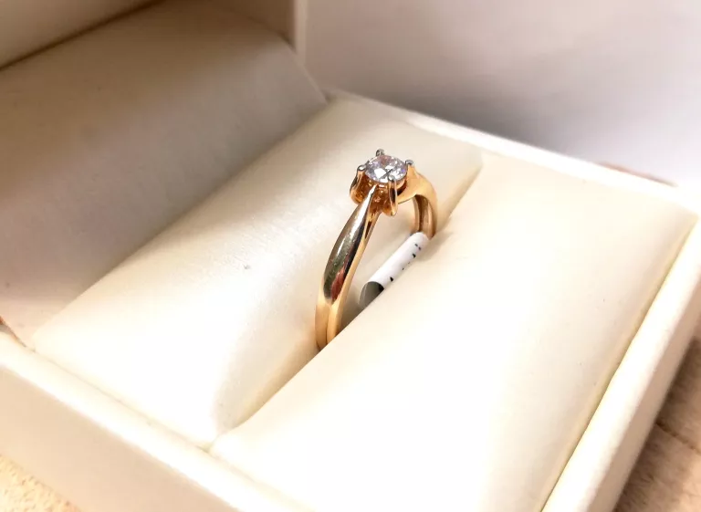 zloty-pierscionek-z-jedna-cyrkonia-268gr-585-r17-rodzaj-2205-2