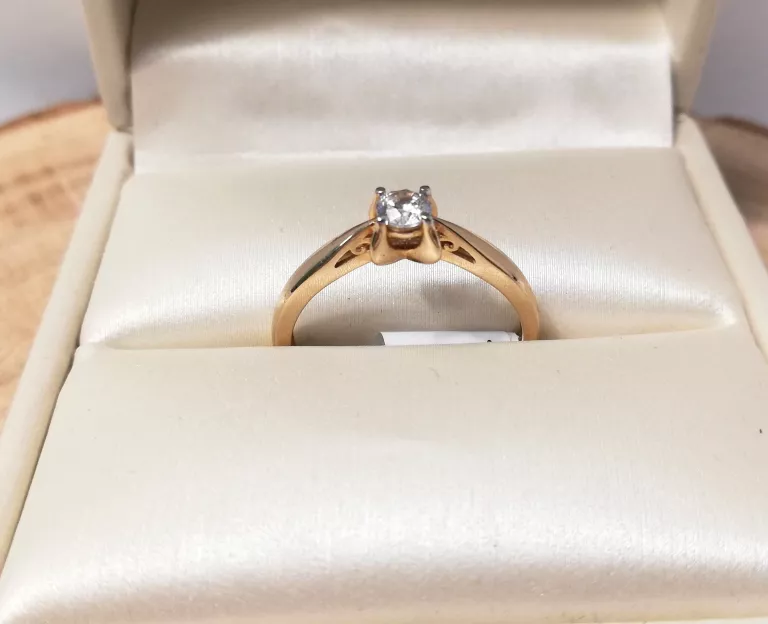 zloty-pierscionek-z-jedna-cyrkonia-268gr-585-r17-material-15835-2