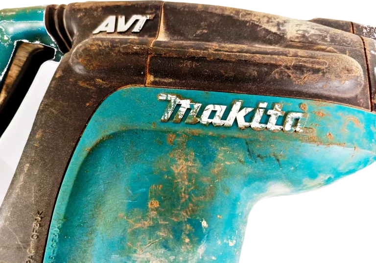 MŁOT UDAROWO-OBROTOWY MAKITA HR4011C WALIZKA