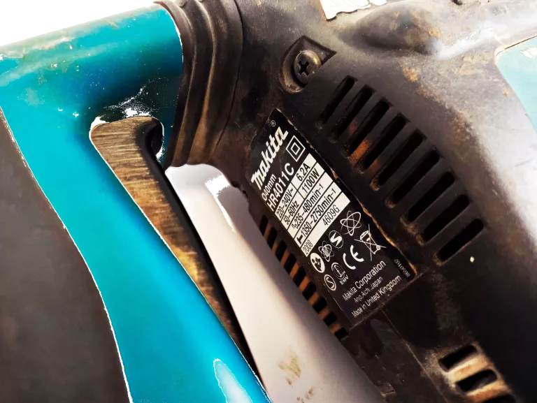 MŁOT UDAROWO-OBROTOWY MAKITA HR4011C WALIZKA