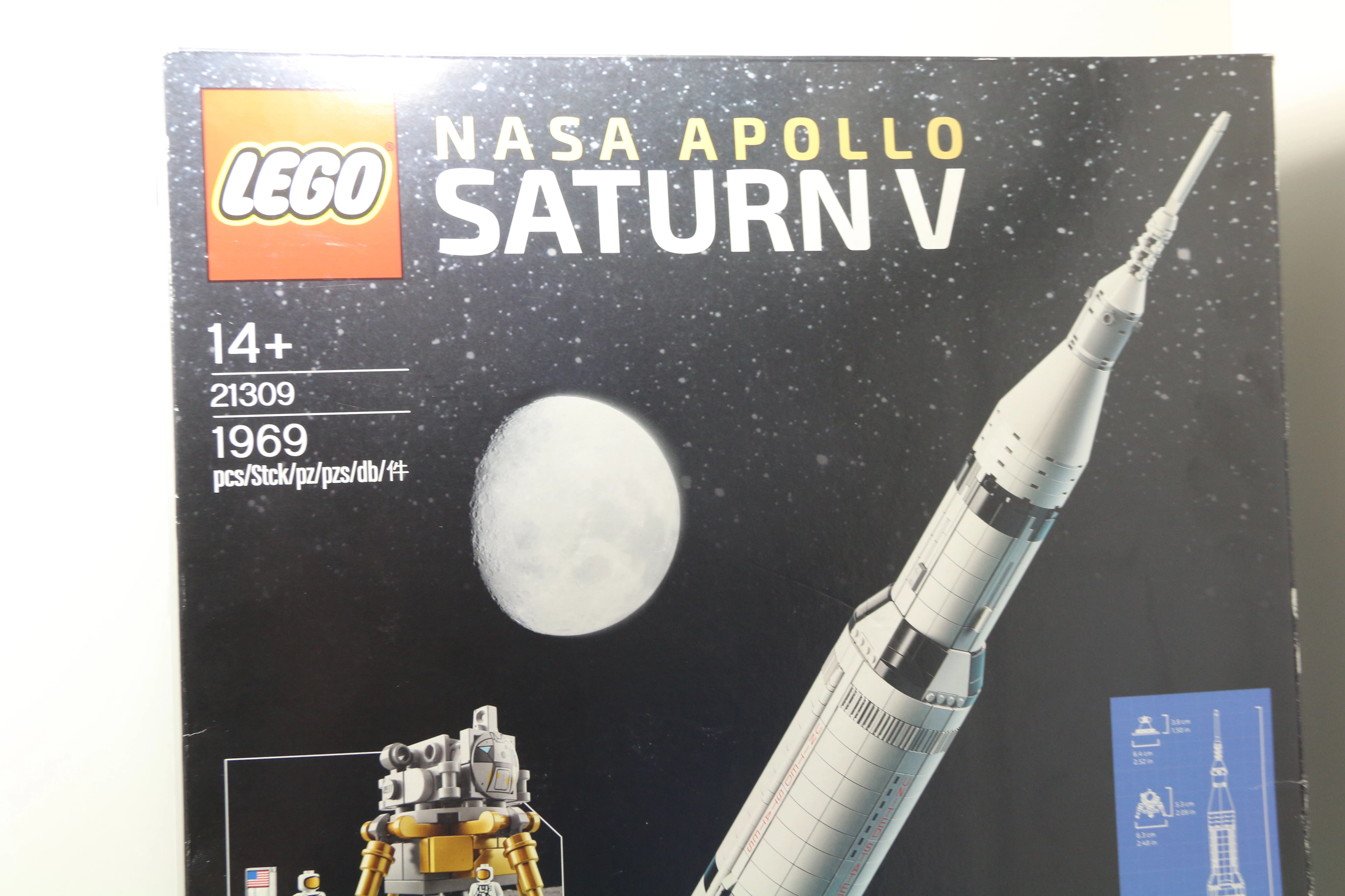 lego-21309-ideas-rakieta-nasa-apollo-saturn-v-najtaniej-stan-uzywany