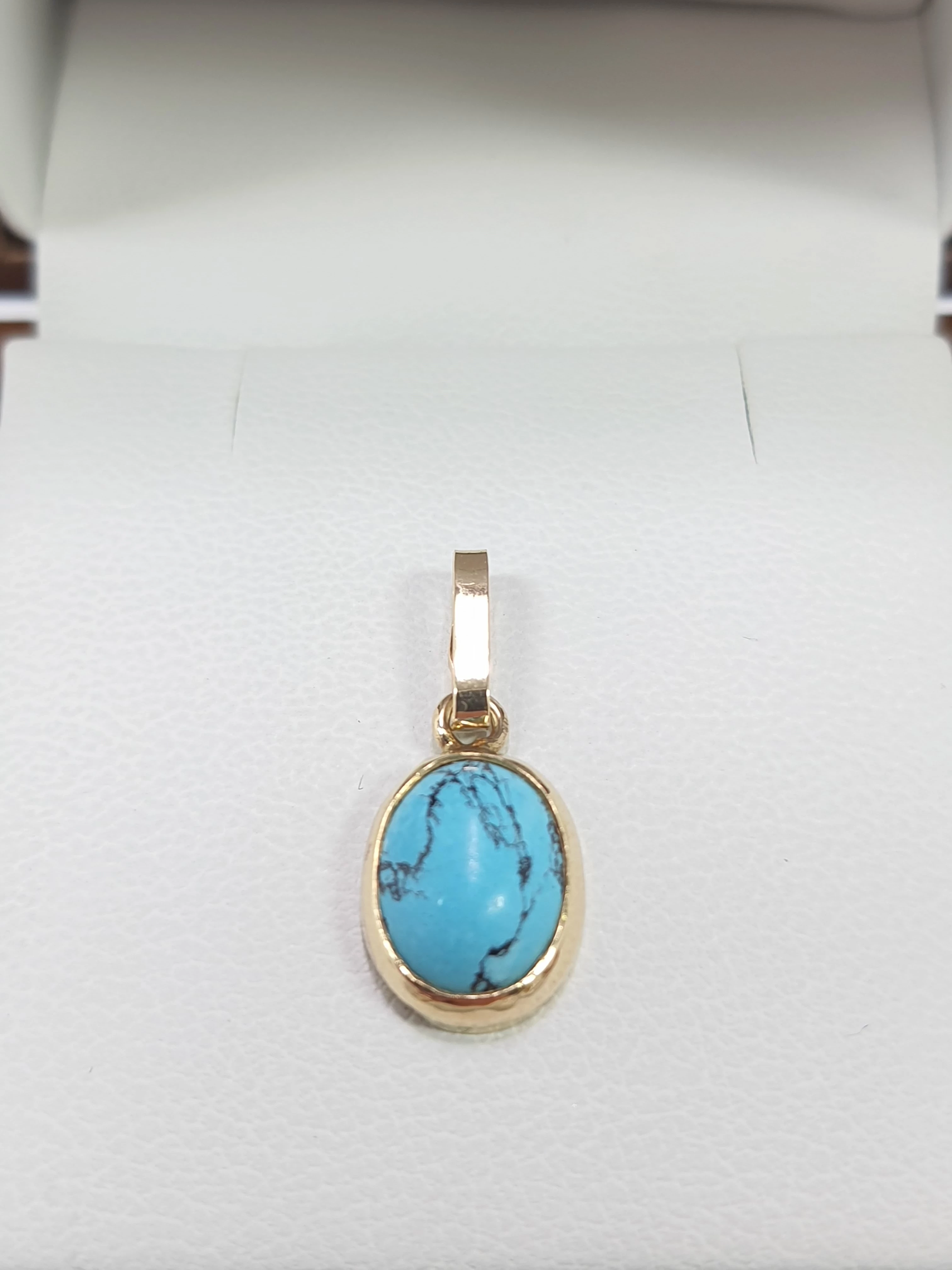 klasyczna-zlota-zawieszka-z-turkusem-097g-585-14k-marka-bez-marki