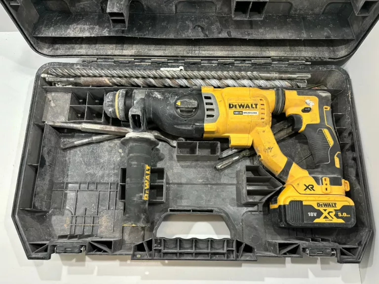 MŁOTOWIERTARKA DEWALT DCH263 WALIZKA