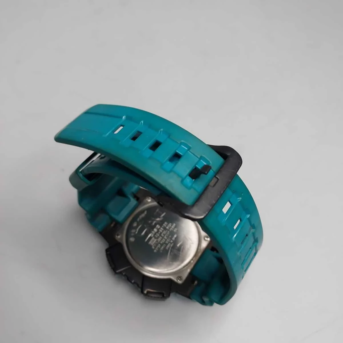 zegarek-casio-aq-s810w-mechanizm-bateria-sloneczna