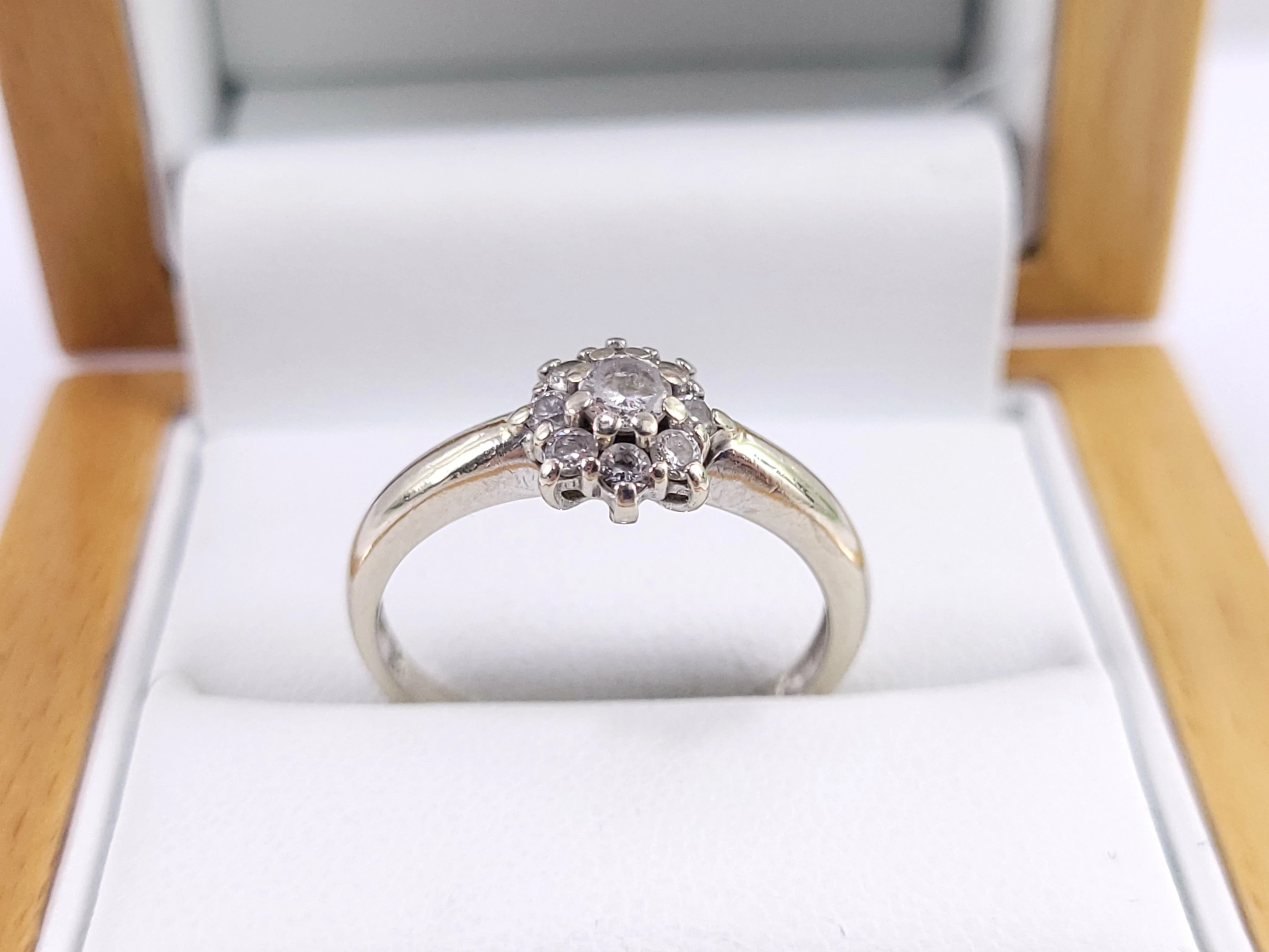 pierscionek-biale-zloto-cyrkonie-289g-585-r18-material-15835-2