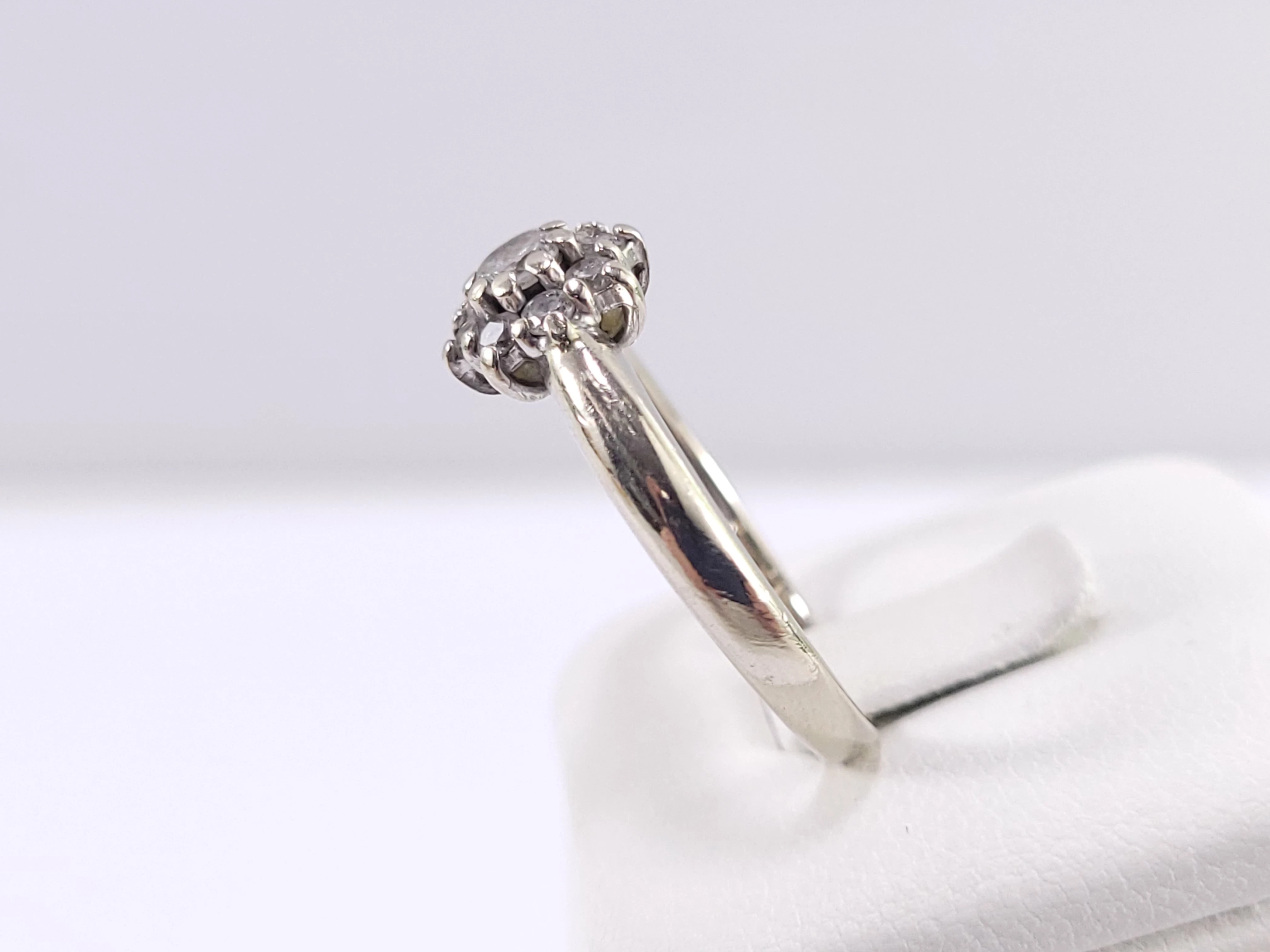 pierscionek-biale-zloto-cyrkonie-289g-585-r18-ean-gtin-5903772052107