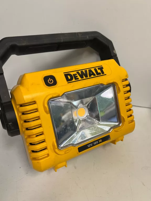 LAMPA LED AKU DEWALT DCL077 18V 2000 LM + AKU 5AH