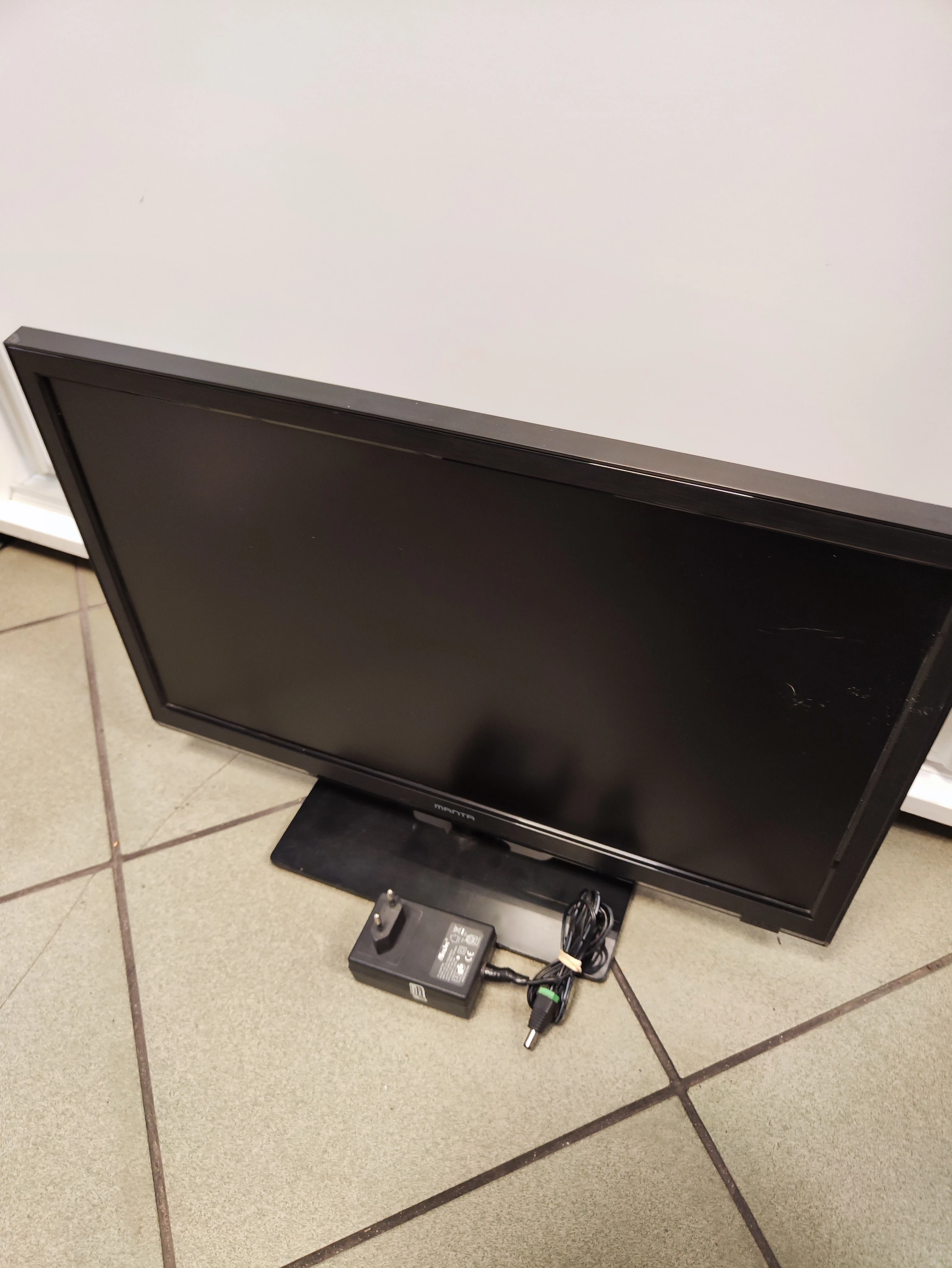 telewizor-manta-led2205-bez-pilota-przekatna-ekranu-cale-22