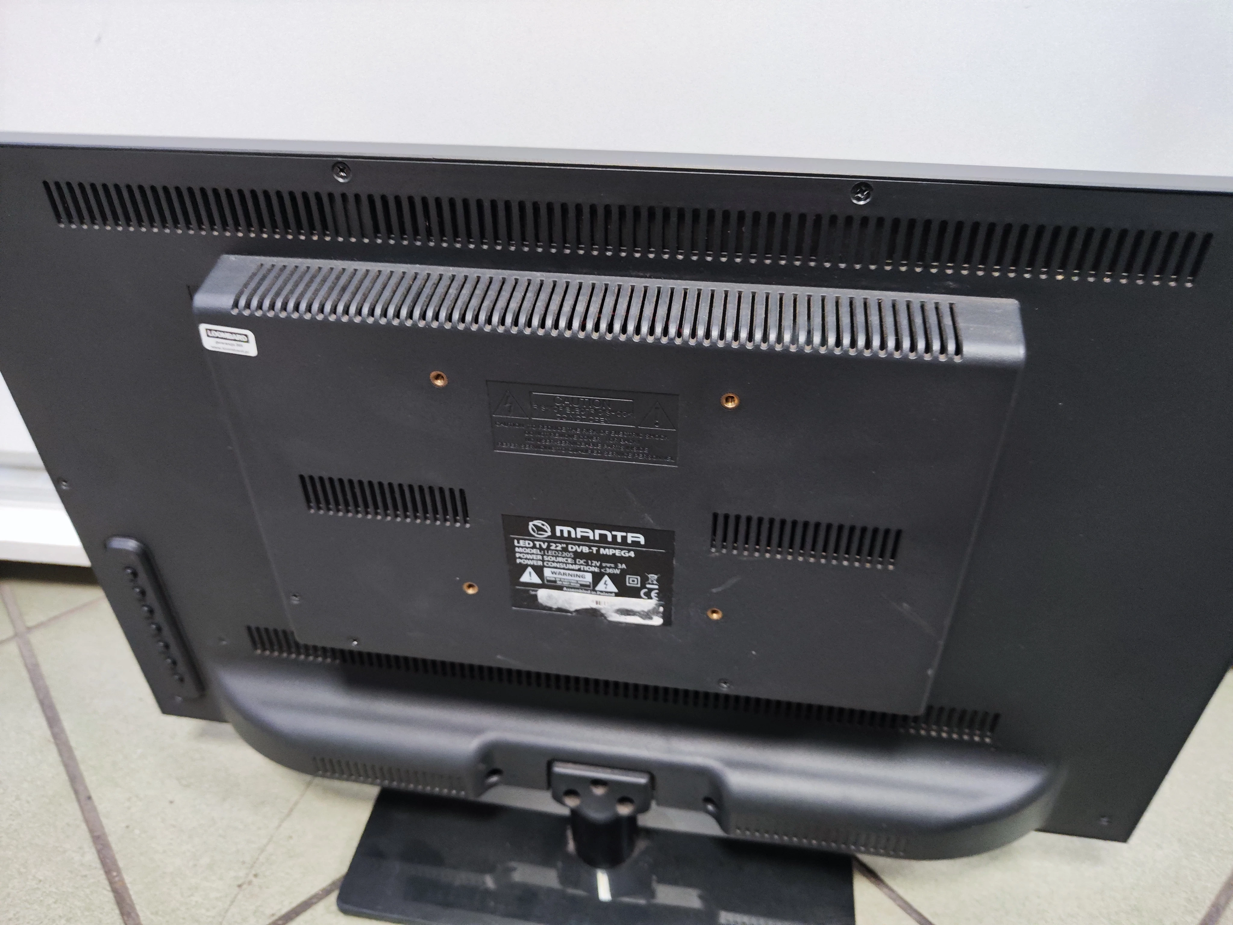 telewizor-manta-led2205-bez-pilota-marka-manta