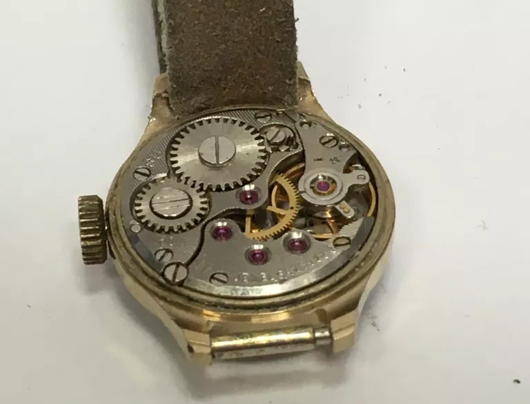 zegarek-retro-cardinalpolecam-mechanizm-kwarcowy