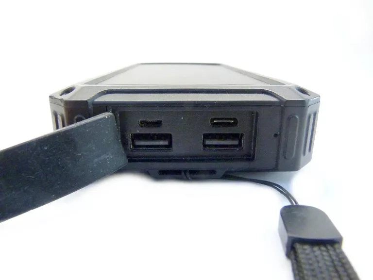 DUŻY POWERBANK 36000MAH Z INDUKCJĄ I PANELEM