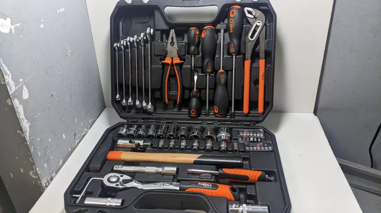 ZESTAW NARZĘDZI NEO TOOLS 08-684