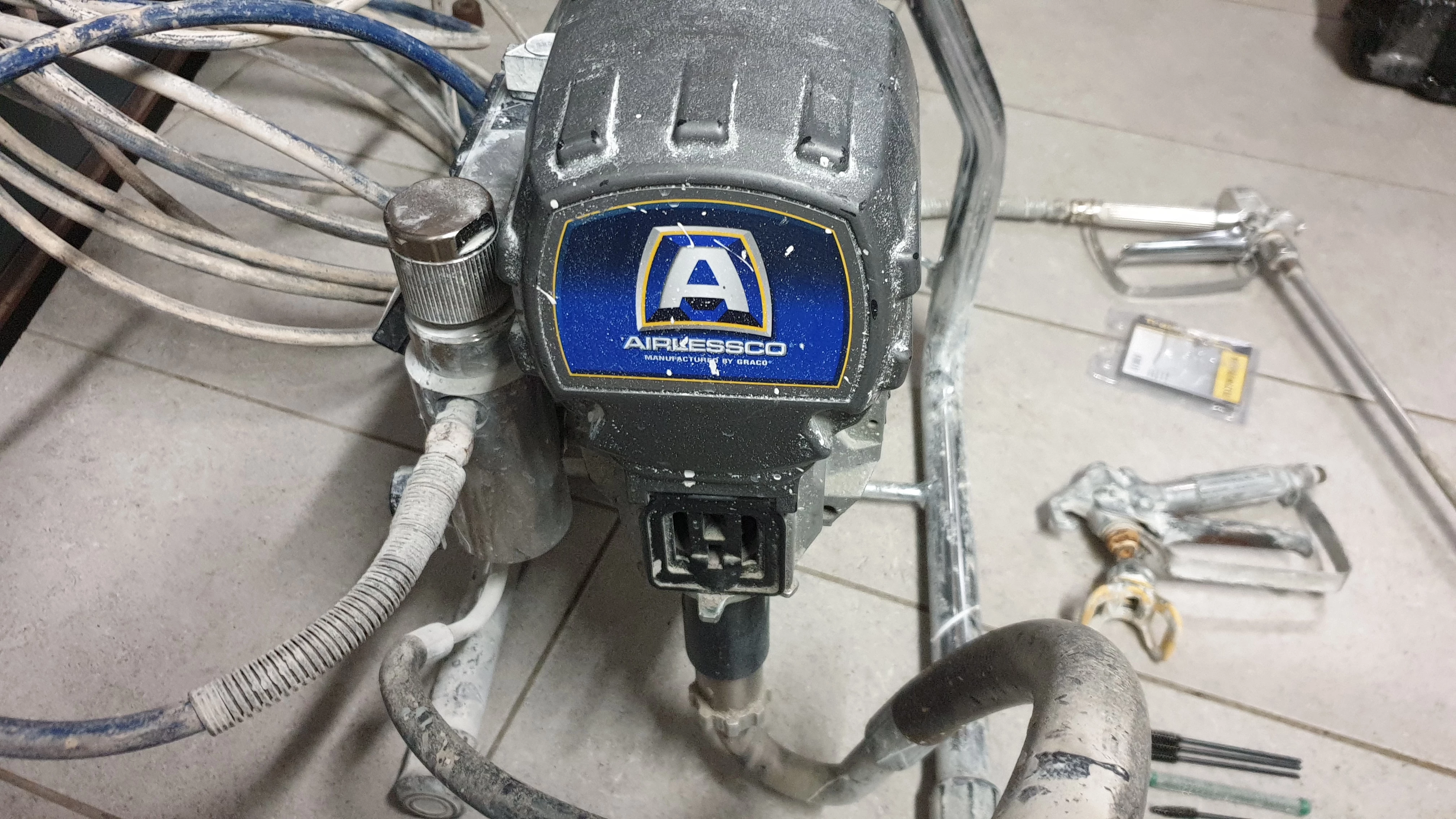 agregat-malarski-airlessco-lp-555-17m197-2-pistolety-dysze-stan-11323-2