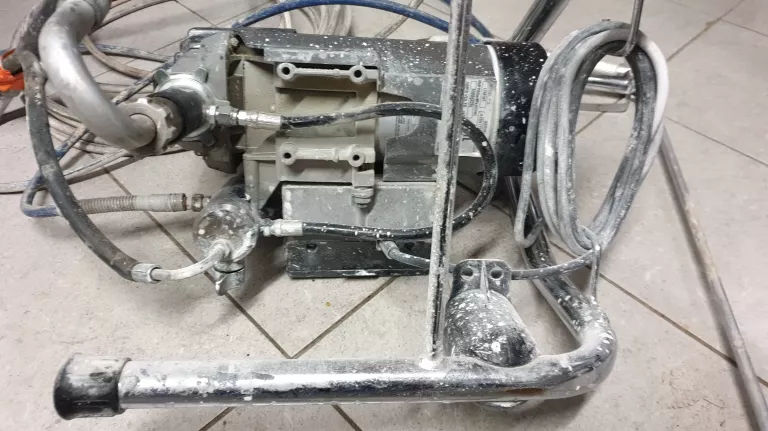 agregat-malarski-airlessco-lp-555-17m197-2-pistolety-dysze-maksymalne-cisnienie-robocze-22700