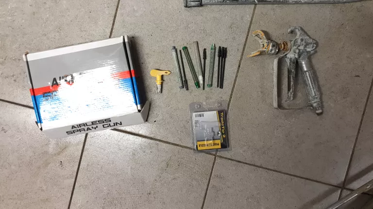 agregat-malarski-airlessco-lp-555-17m197-2-pistolety-dysze-model-lp555