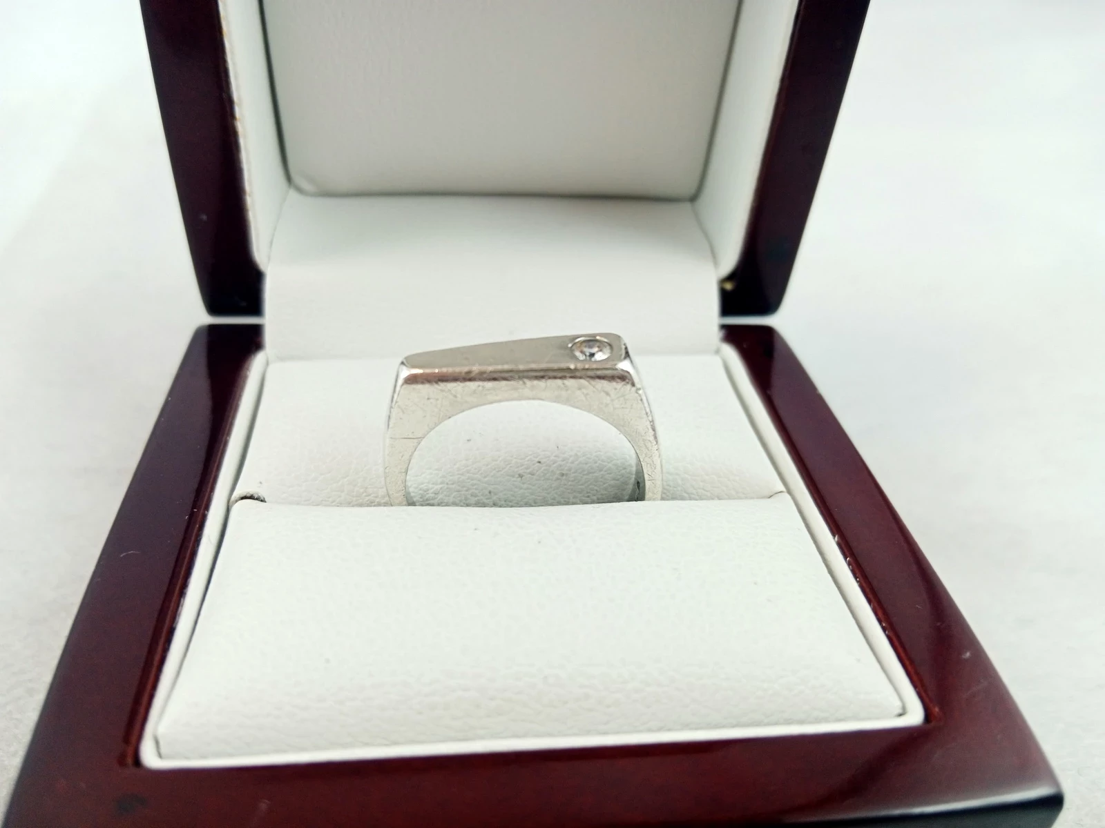 srebrny-geometryczny-pierscionek-376gr-925pr-r17-al-niepodleglosci-63u-monki