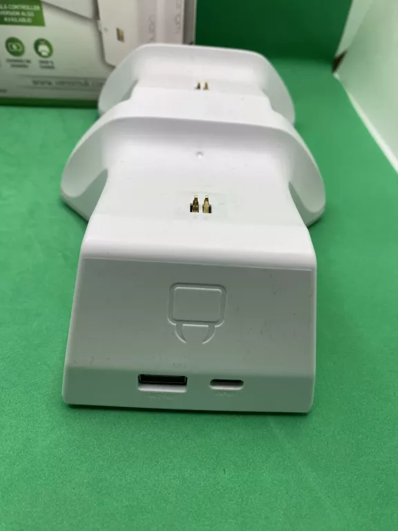 ŁADOWARKA XBOX SERIES X TWIN DOCKING