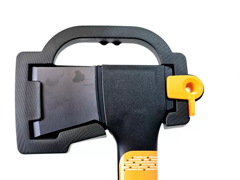 FISKARS SIEKIERA UNIWERSALNA, SOLID, Z OSŁONĄ