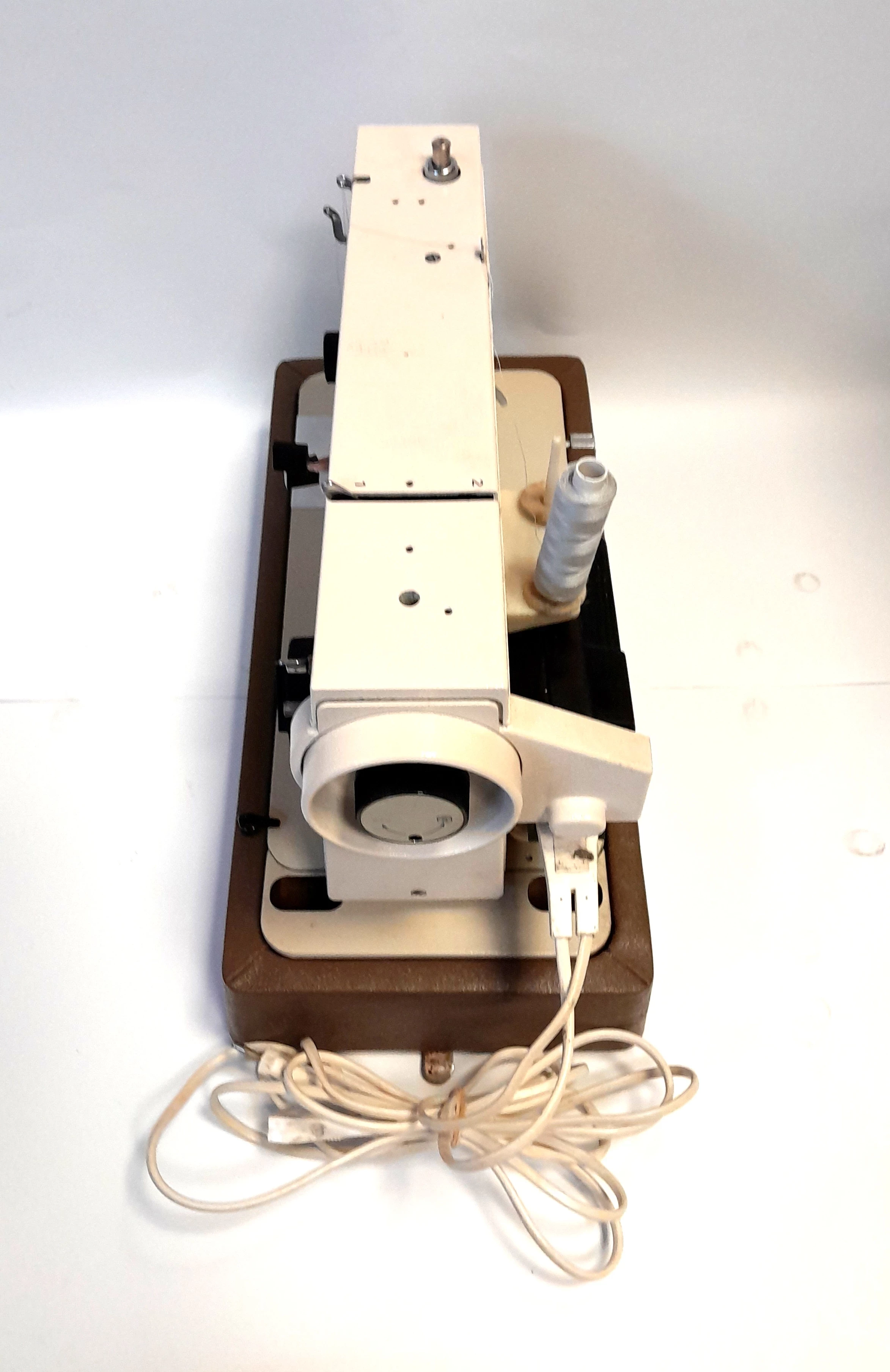 maszyna-do-szycia-lucznik-tur-2-uszkodzona-stan-uszkodzony