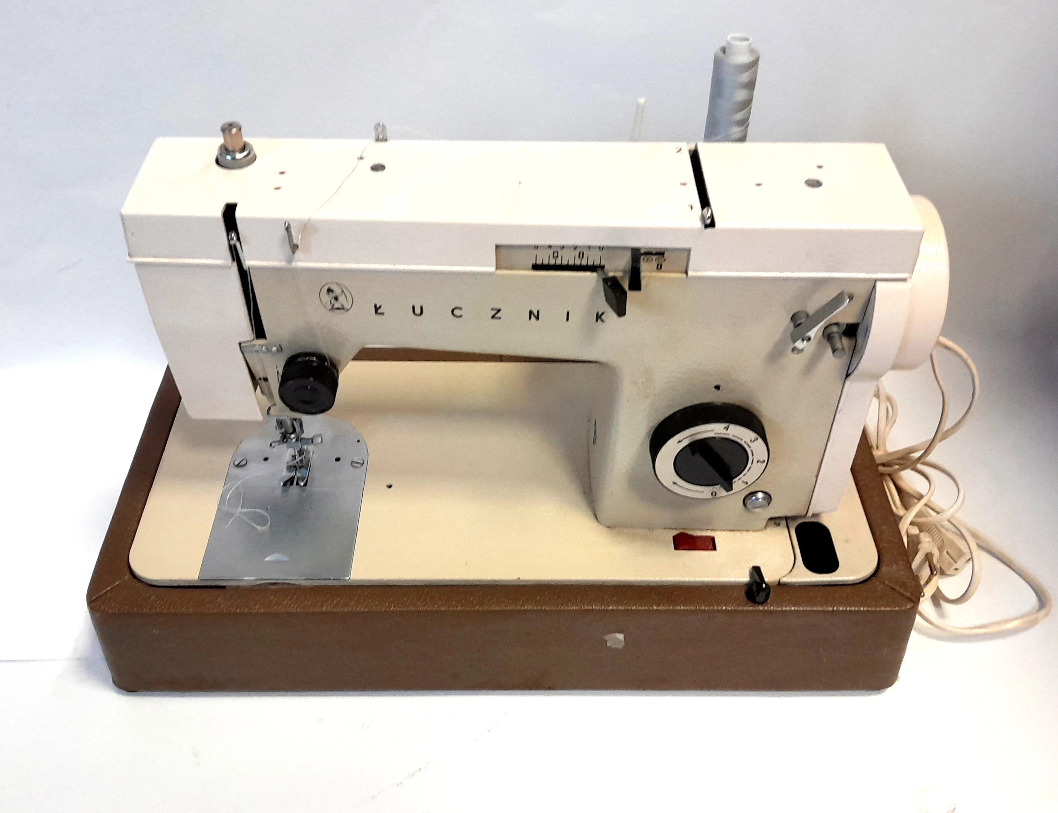 maszyna-do-szycia-lucznik-tur-2-uszkodzona-ean-gtin-6931240023655