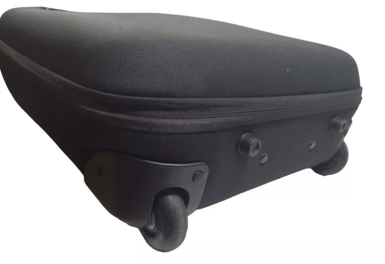 walizka-podrozna-fila-czarna-srednia-rodzaj-twarda