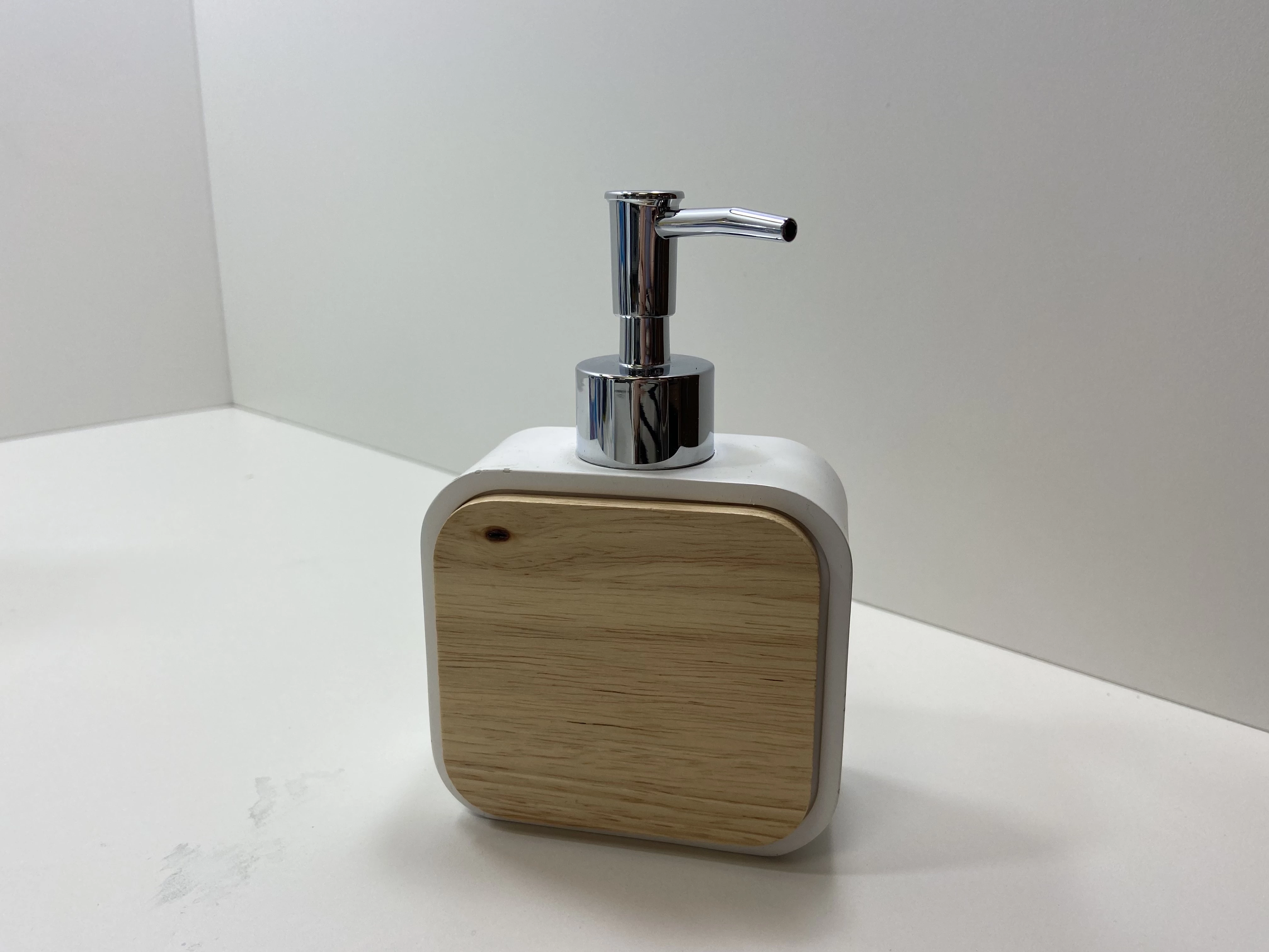 dozownik-do-mydla-smukke-bialy-slupska-14-katowice