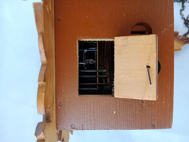 zegar-mechaniczny-z-kukulka-retro-scienny-ciezarki-wahadla-stan-uzywany