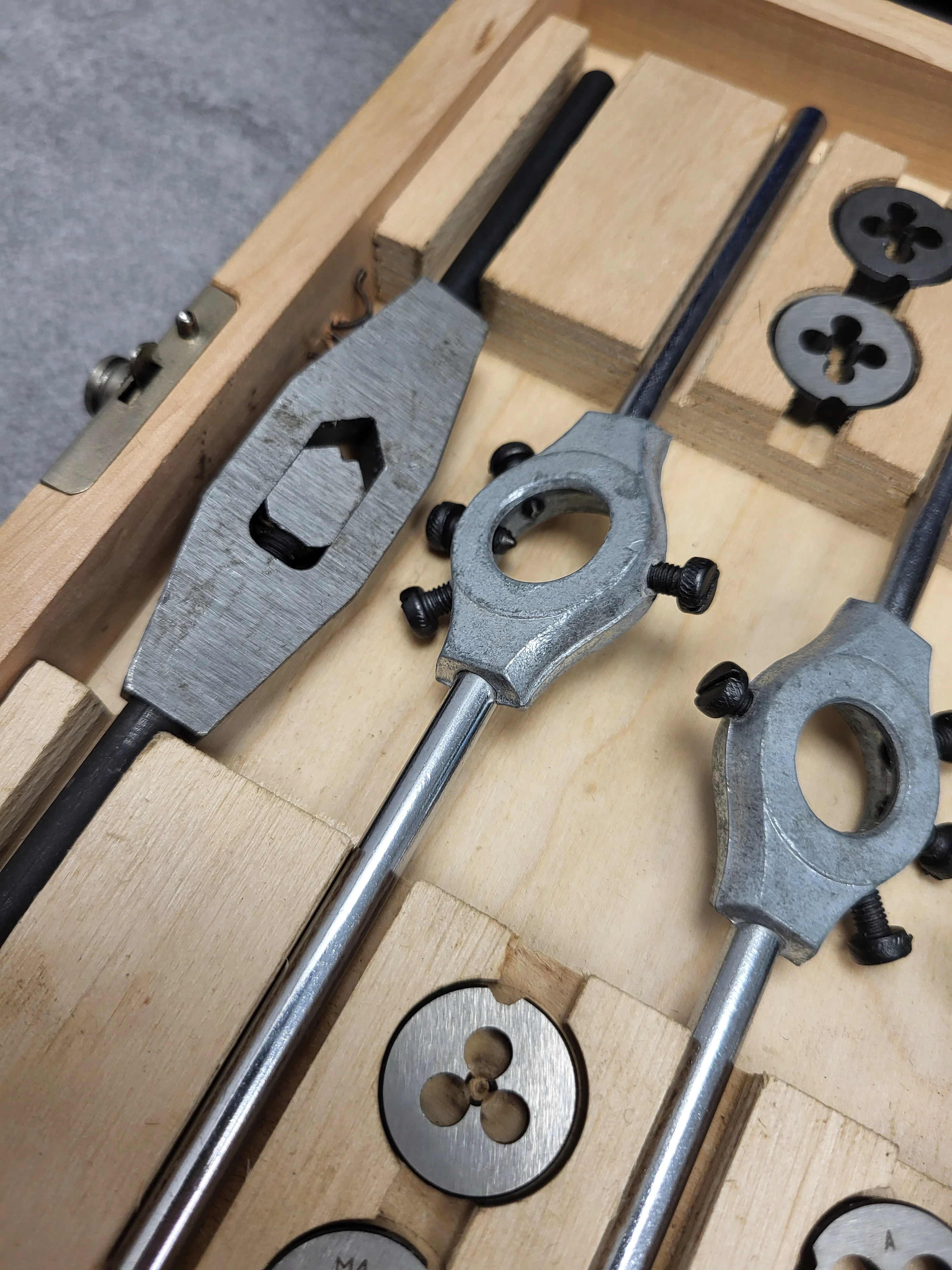 zestaw-gwintownikow-i-narzynek-prl-vis-kod-producenta-prl-vis