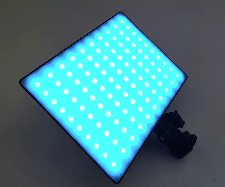 LAMPA LED YONGNUO YN300 AIR Z BATERIĄ I ŁADOWARKĄ