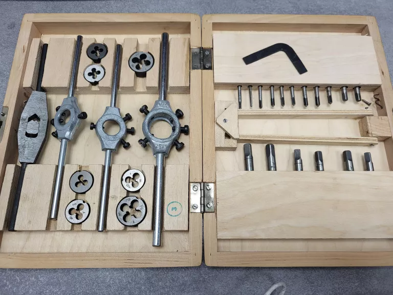 zestaw-gwintownikow-i-narzynek-prl-vis-jozefczaka-4-bytom