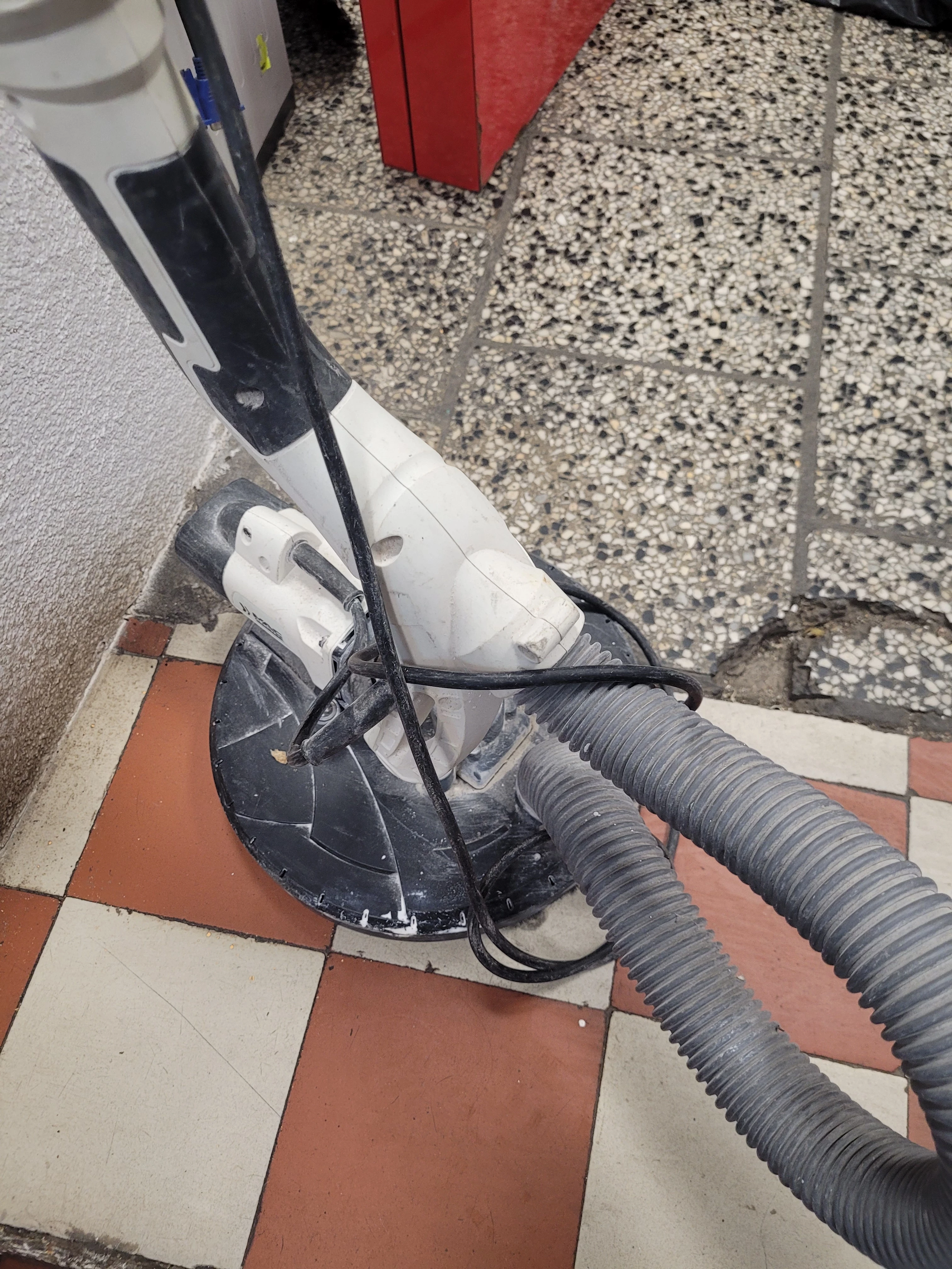 szlifierka-do-gipsu-macallister-msds600f-rodzaj-zasilania-sieciowe