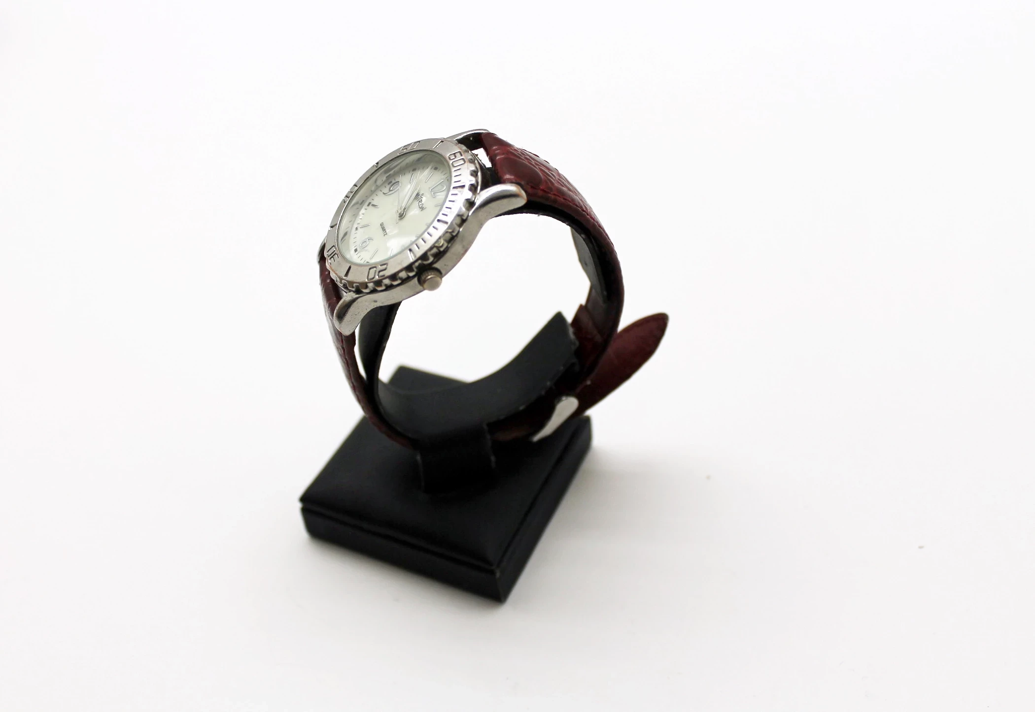 zegarek-mitron-quartz-bordowy-pasek-stan-uzywany