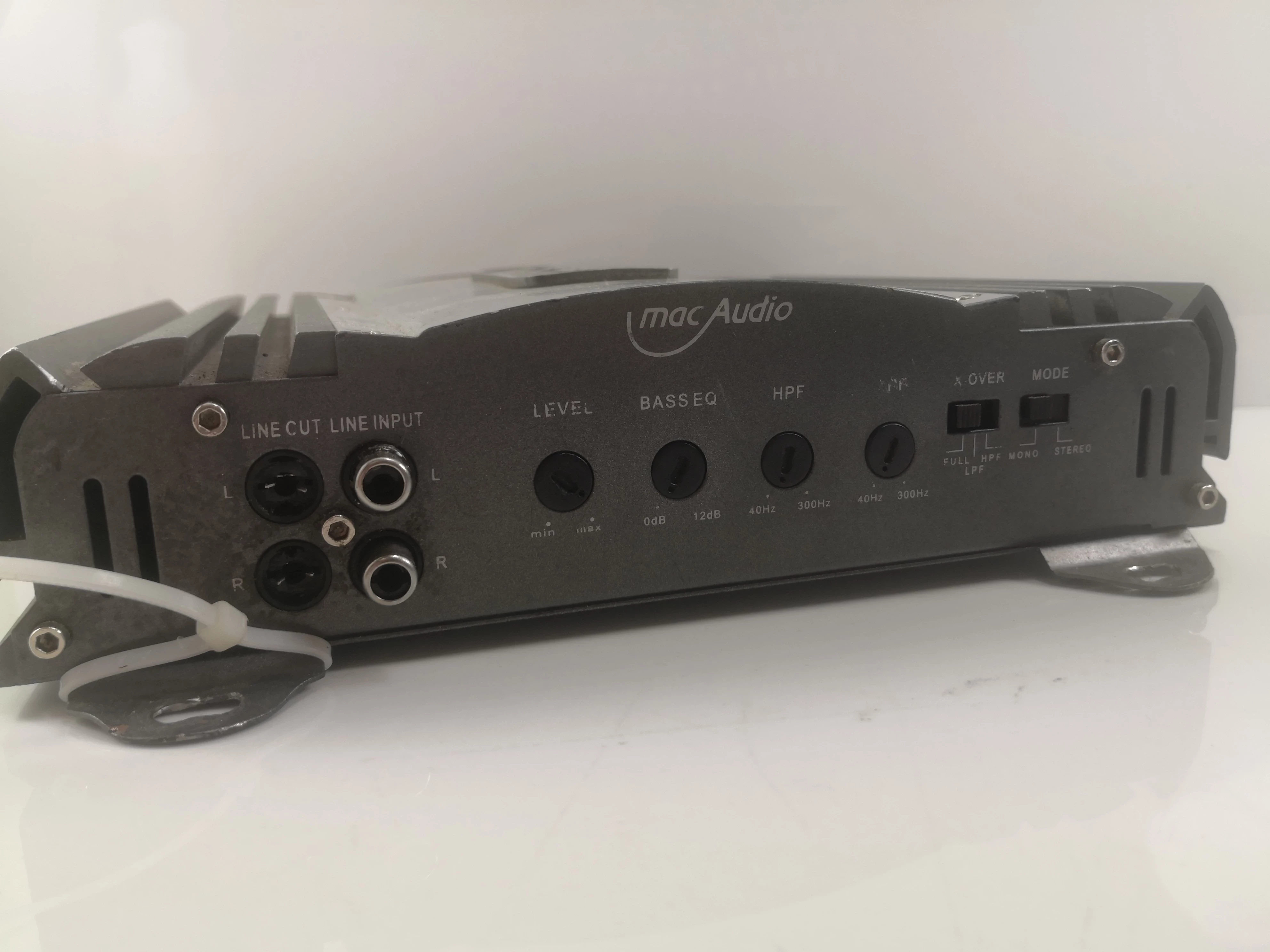 wzmacniacz-samochodowy-kod-producenta-4g-lte