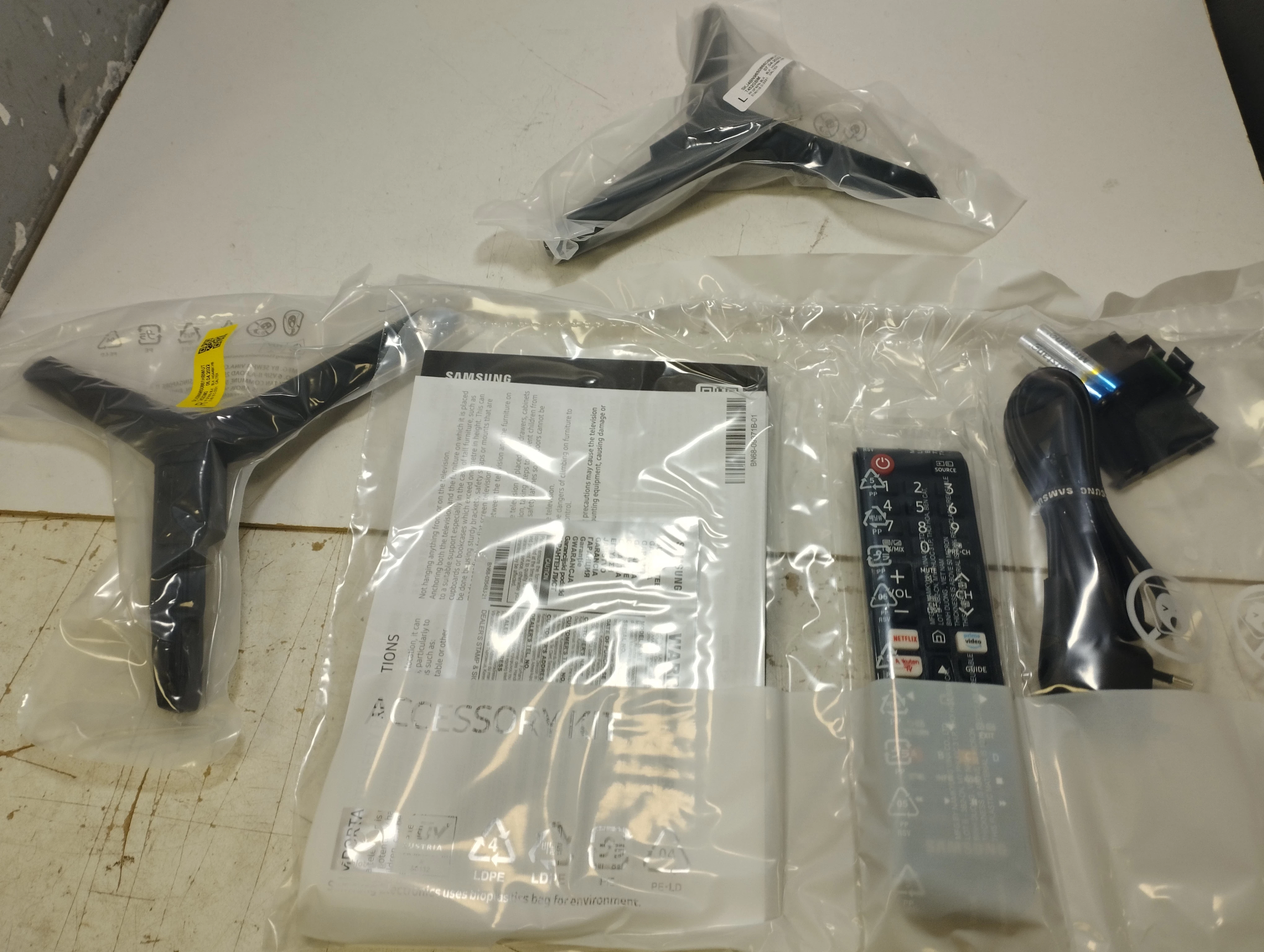 telewizor-smart-led-samsung-ue43tu7022k-4k-uhd-wifi-komplet-ean-gtin-8806090712425