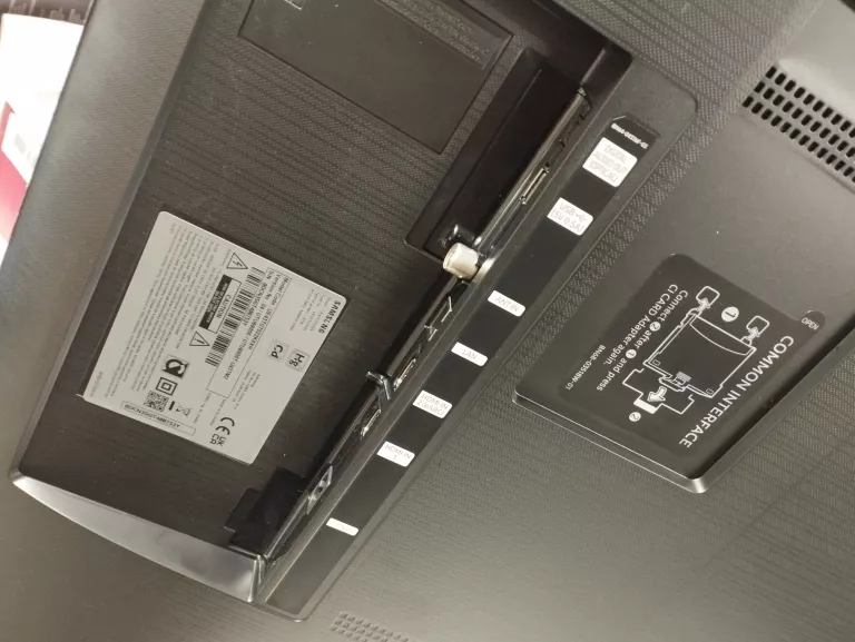 telewizor-smart-led-samsung-ue43tu7022k-4k-uhd-wifi-komplet-przekatna-ekranu-cale-4300