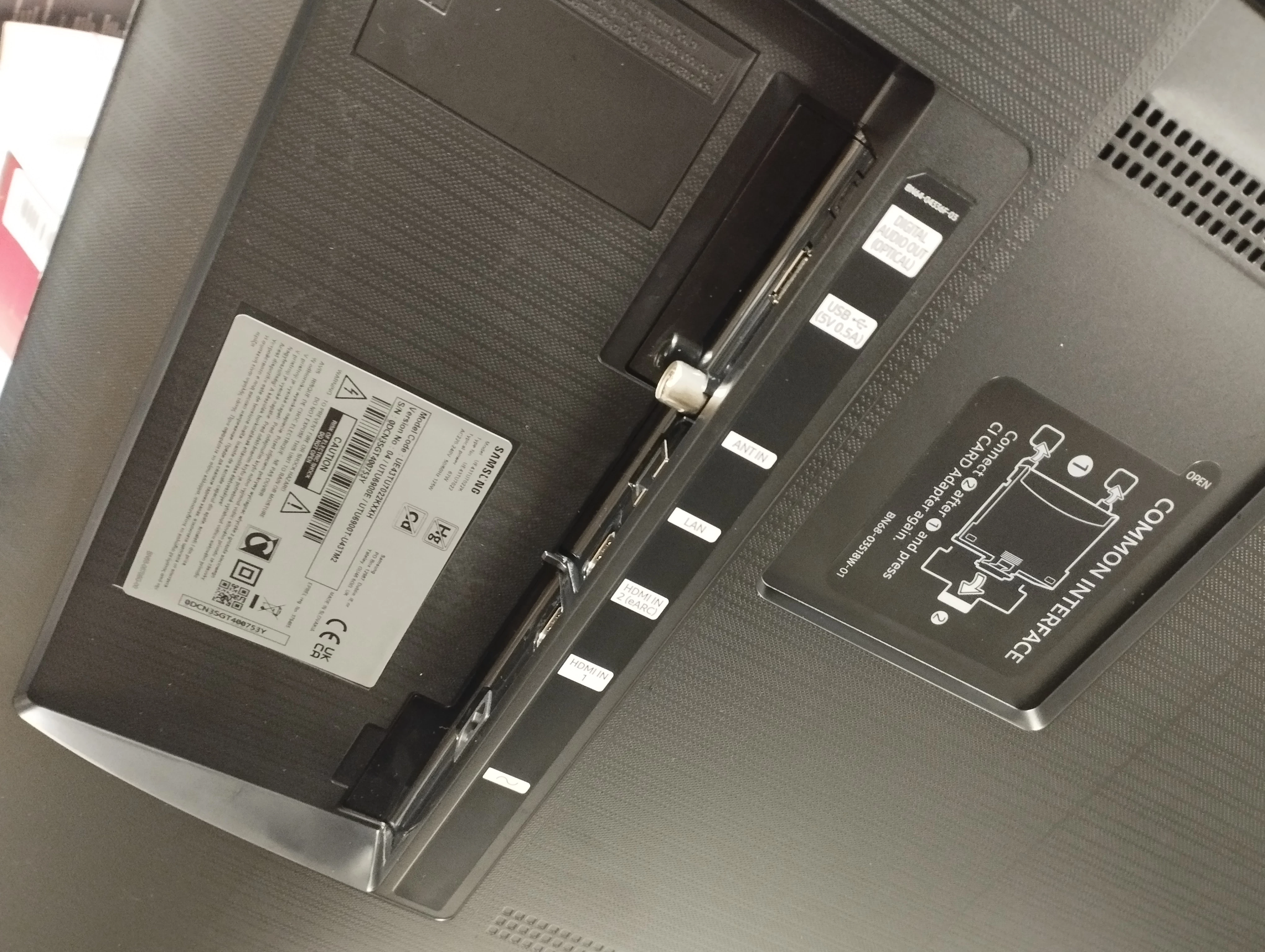 telewizor-smart-led-samsung-ue43tu7022k-4k-uhd-wifi-komplet-przekatna-ekranu-cale-4300