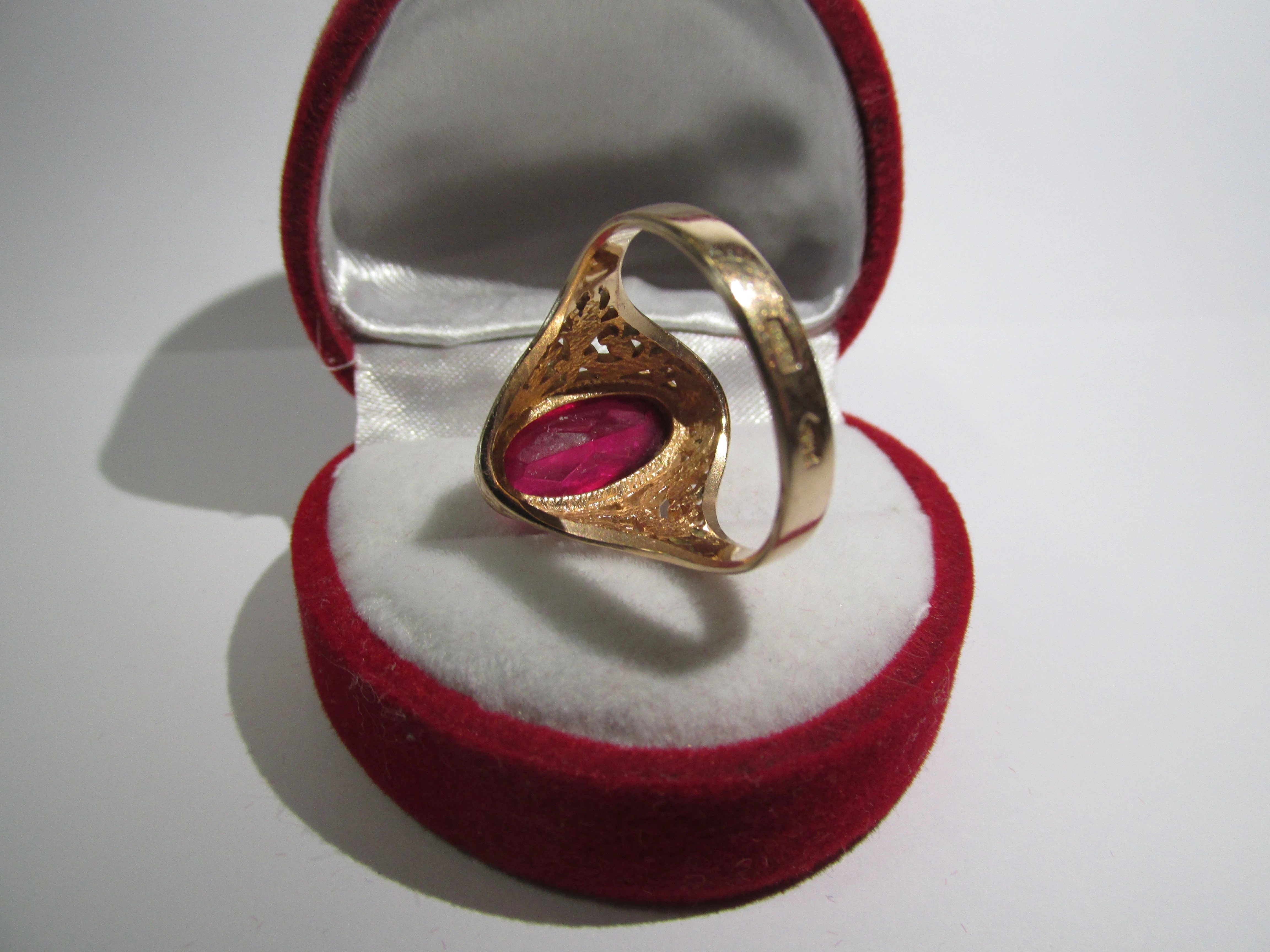 zloty-pierscionek-z-duzym-oczkiem-pr-583-r-18-kolor-dominujacy-zloty