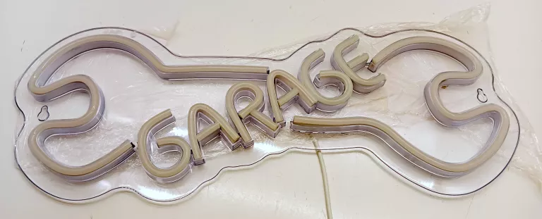 neon-plexi-led-garage-barwa-swiatla-wielokolorowy