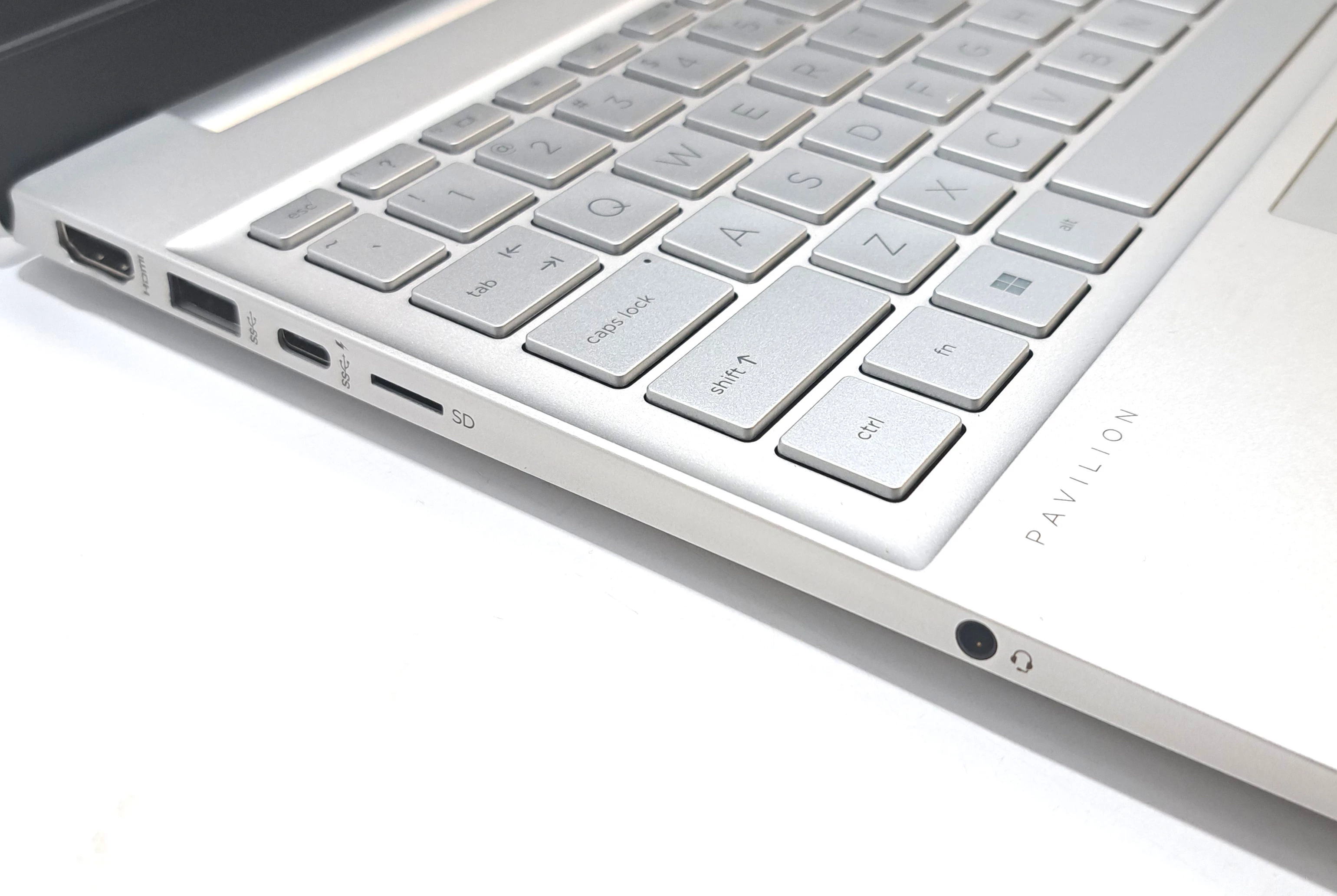 laptop-hp-pavilion-15-eh1113nw-ladowarka-rozdzielczosc-px-1920-x-1080