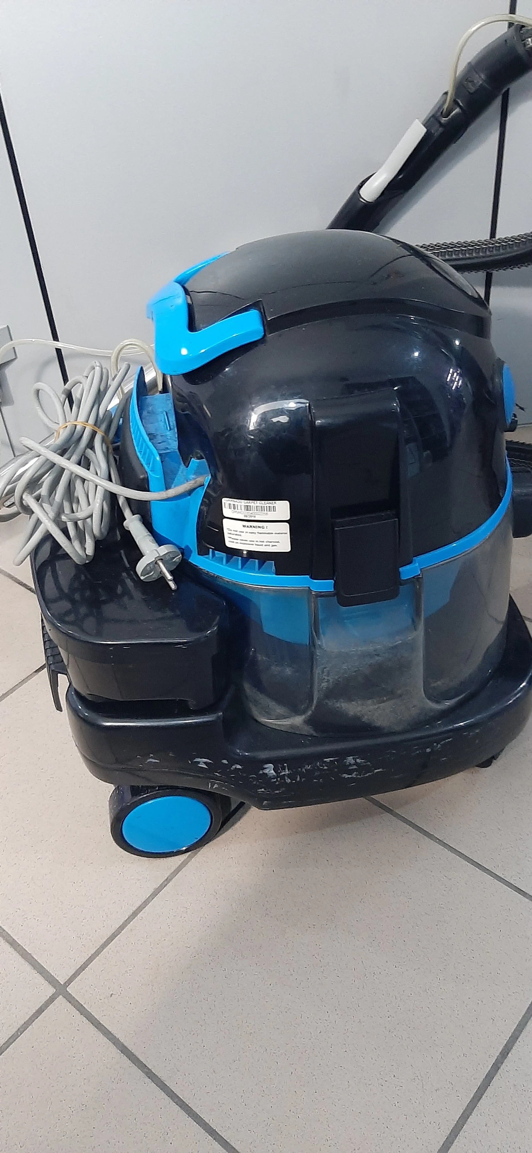 odkurzacz-pioracy-torrnado-wash-clean-system-moc-1400