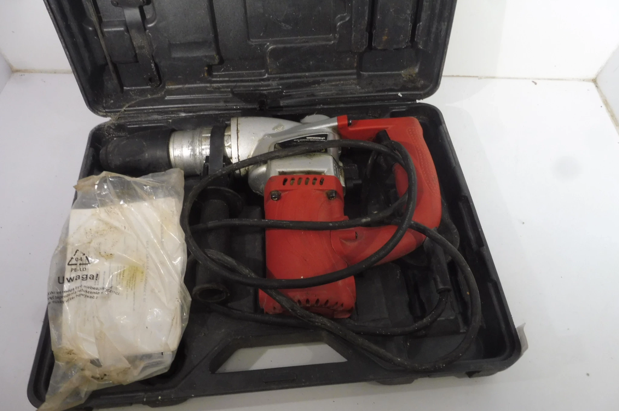 mlot-udarowy-comparator-walizka-marka-comparator