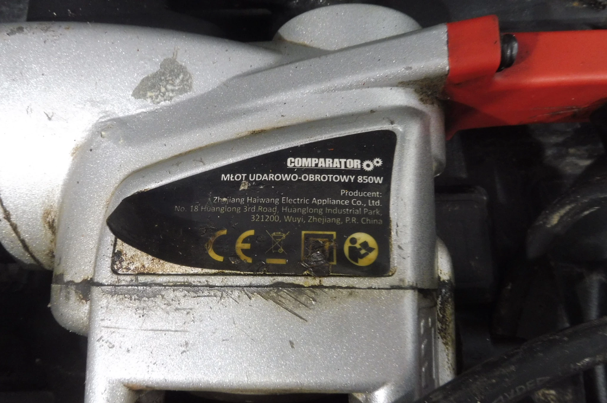 mlot-udarowy-comparator-walizka-energia-udaru-3